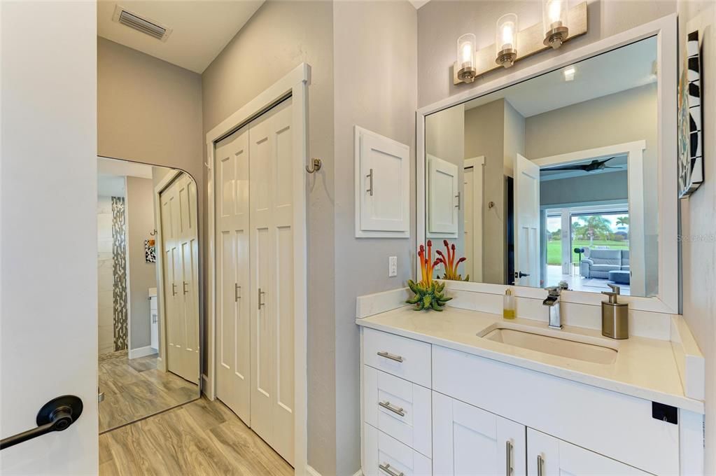 待售: $480,000 (1 贝兹, 1 浴室, 345 平方英尺)