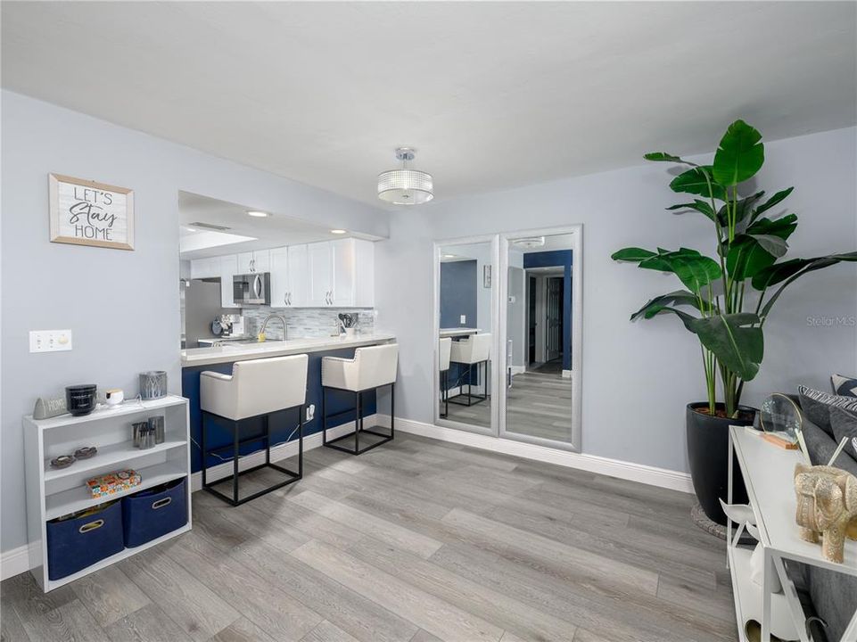 For Rent: $1,900 (2 beds, 2 baths, 1151 Square Feet)