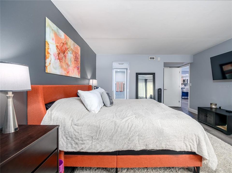 For Rent: $1,900 (2 beds, 2 baths, 1151 Square Feet)