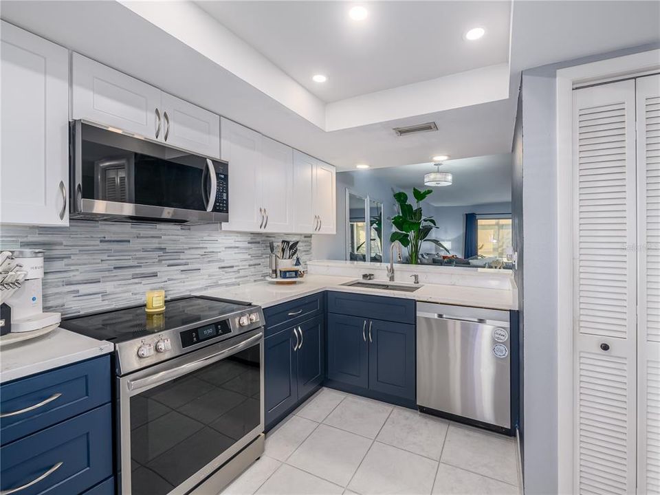 For Rent: $1,900 (2 beds, 2 baths, 1151 Square Feet)