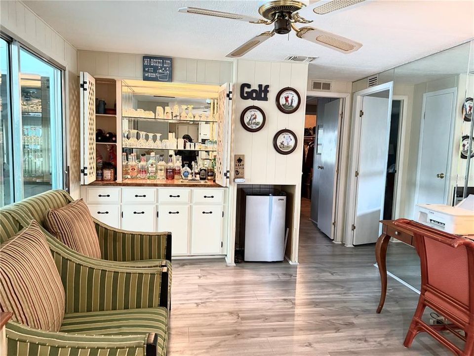 For Sale: $184,900 (3 beds, 2 baths, 1288 Square Feet)