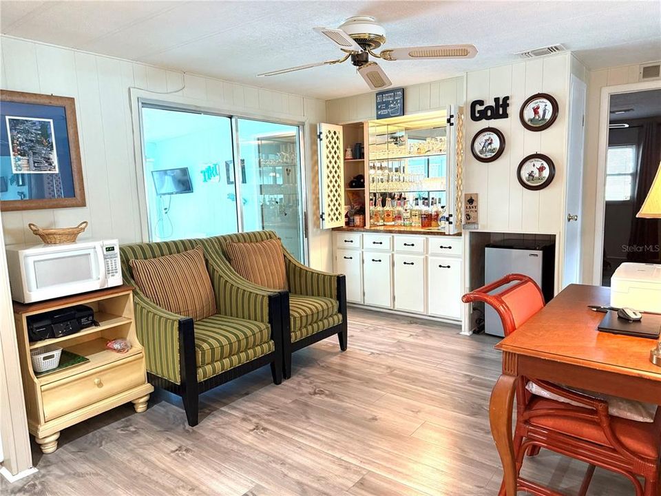 For Sale: $184,900 (3 beds, 2 baths, 1288 Square Feet)