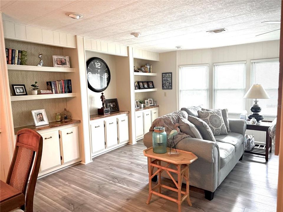 For Sale: $184,900 (3 beds, 2 baths, 1288 Square Feet)