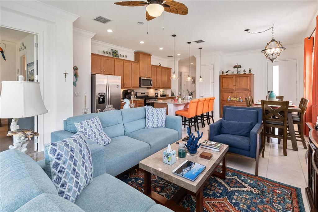 For Sale: $345,000 (2 beds, 2 baths, 1464 Square Feet)