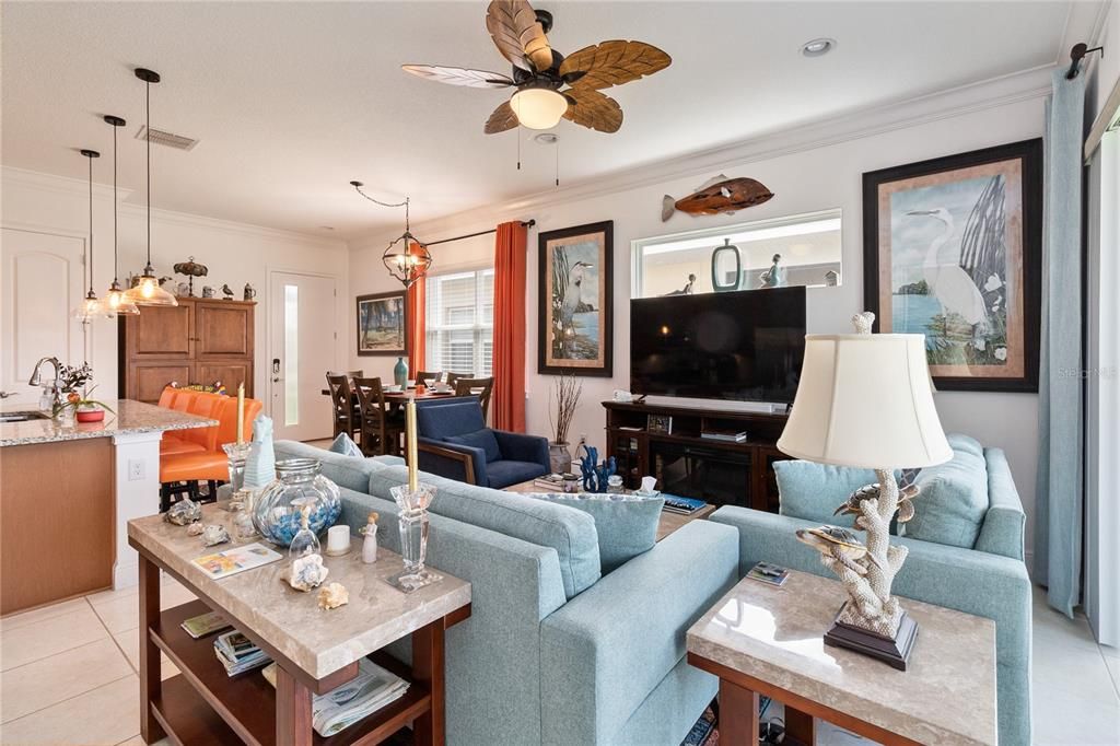 For Sale: $345,000 (2 beds, 2 baths, 1464 Square Feet)