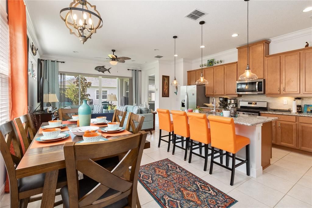 For Sale: $345,000 (2 beds, 2 baths, 1464 Square Feet)