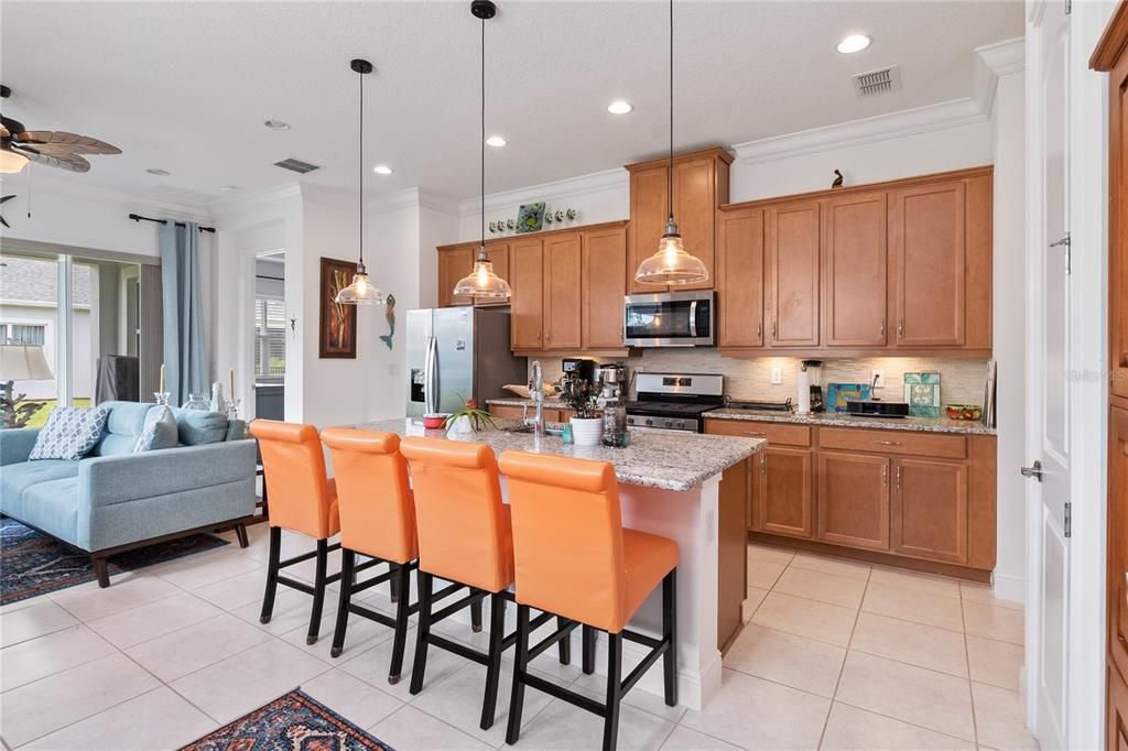 For Sale: $345,000 (2 beds, 2 baths, 1464 Square Feet)