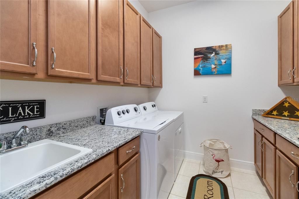 For Sale: $345,000 (2 beds, 2 baths, 1464 Square Feet)