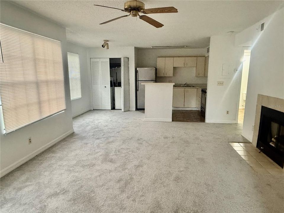 For Rent: $1,495 (2 beds, 2 baths, 893 Square Feet)