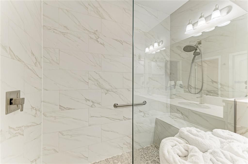 На продажу: $380,900 (2 спален, 2 ванн, 1627 Квадратных фут)