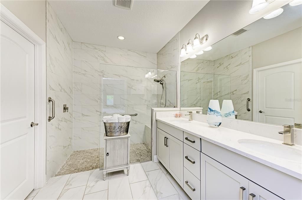 На продажу: $380,900 (2 спален, 2 ванн, 1627 Квадратных фут)