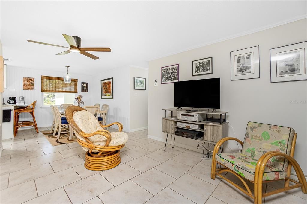 For Sale: $239,900 (2 beds, 2 baths, 1238 Square Feet)