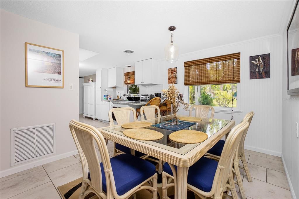 For Sale: $239,900 (2 beds, 2 baths, 1238 Square Feet)