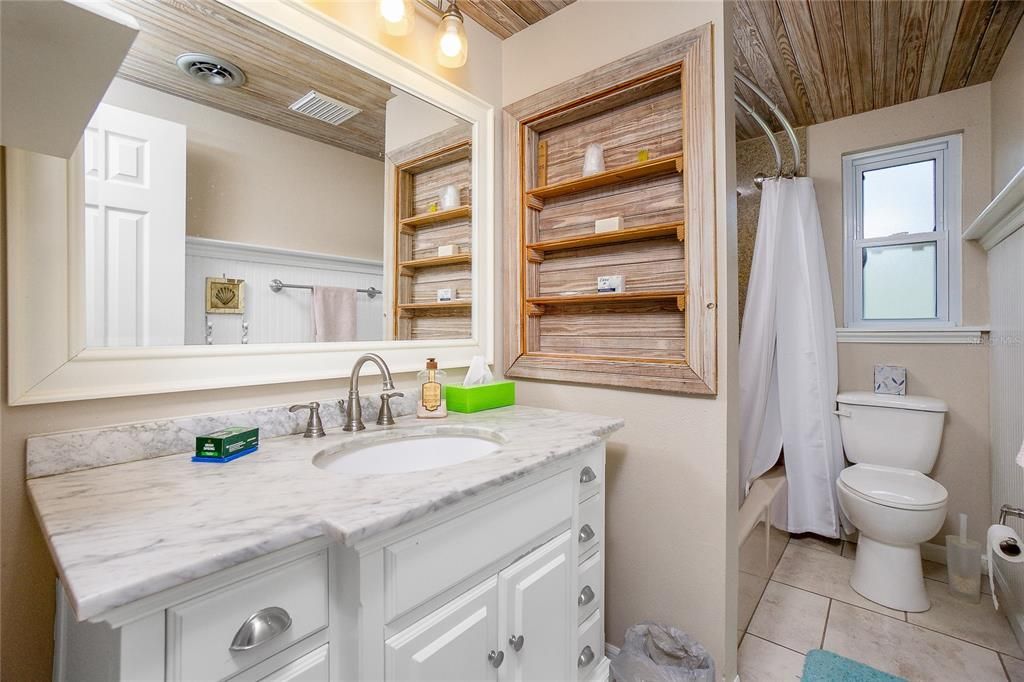 For Sale: $239,900 (2 beds, 2 baths, 1238 Square Feet)