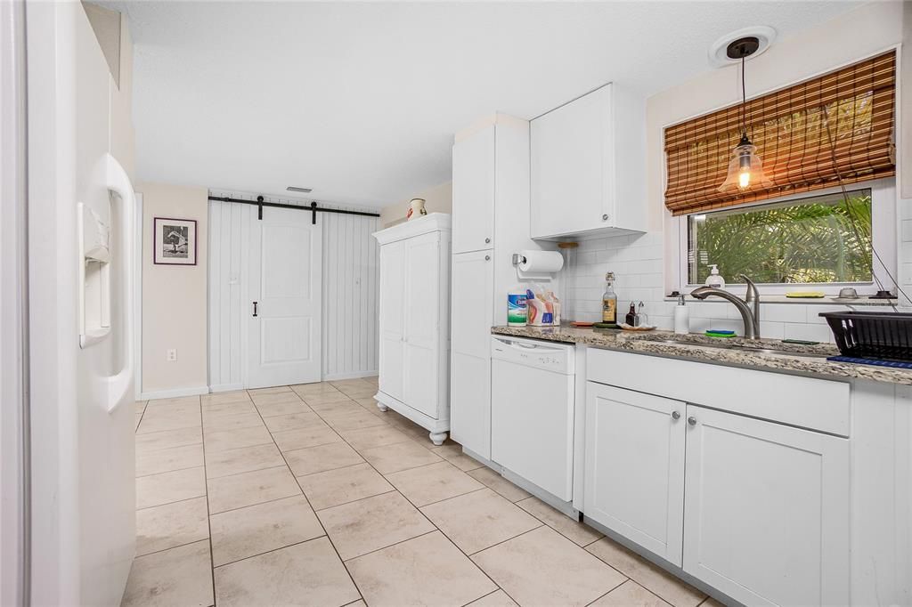 For Sale: $239,900 (2 beds, 2 baths, 1238 Square Feet)