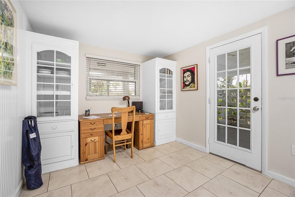 For Sale: $239,900 (2 beds, 2 baths, 1238 Square Feet)