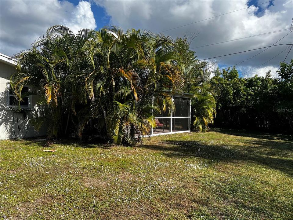 For Sale: $239,900 (2 beds, 2 baths, 1238 Square Feet)