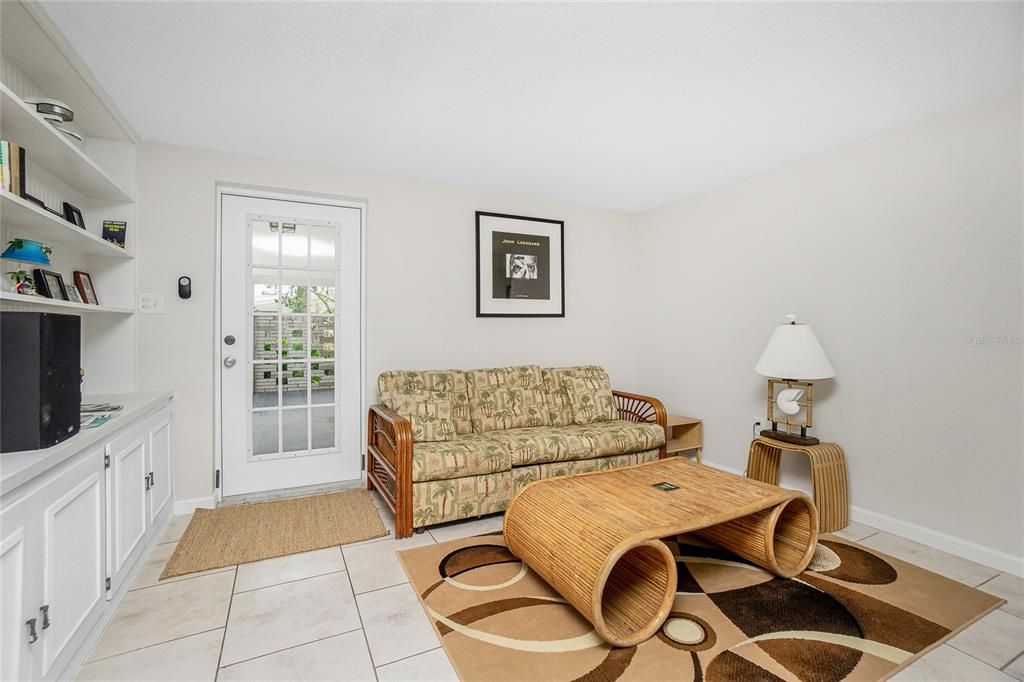 For Sale: $239,900 (2 beds, 2 baths, 1238 Square Feet)