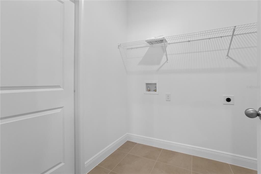 For Rent: $3,000 (4 beds, 2 baths, 2122 Square Feet)