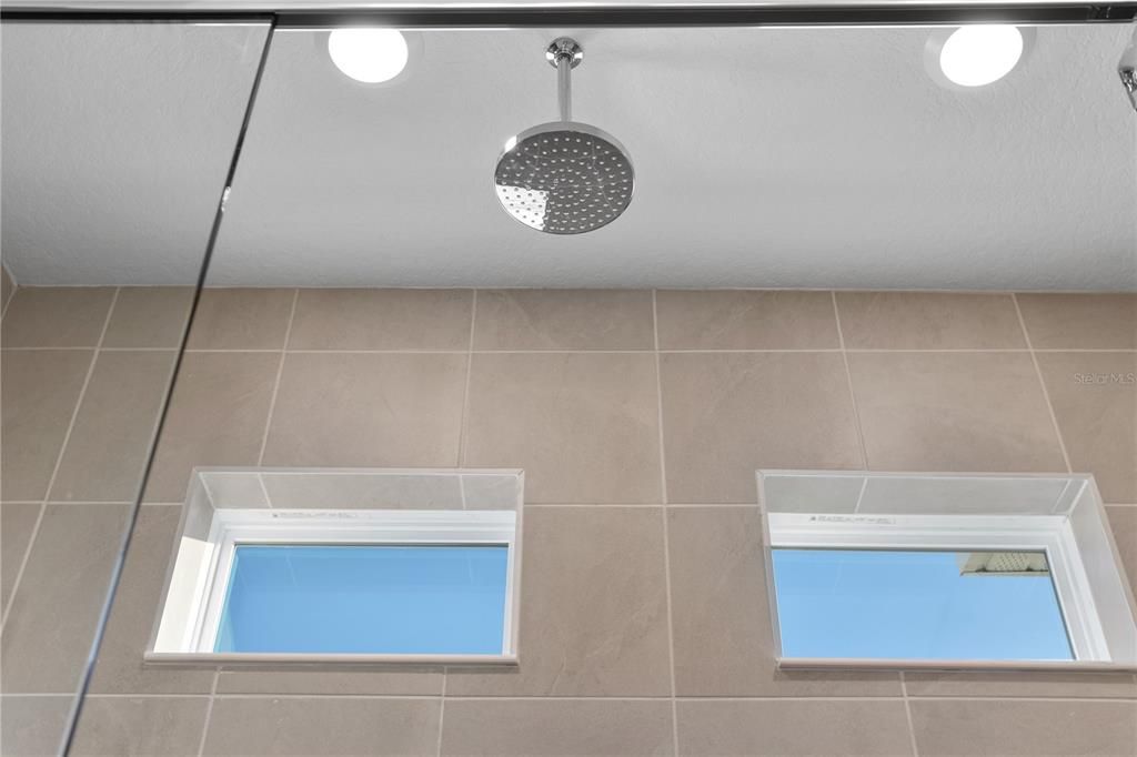 For Rent: $3,000 (4 beds, 2 baths, 2122 Square Feet)