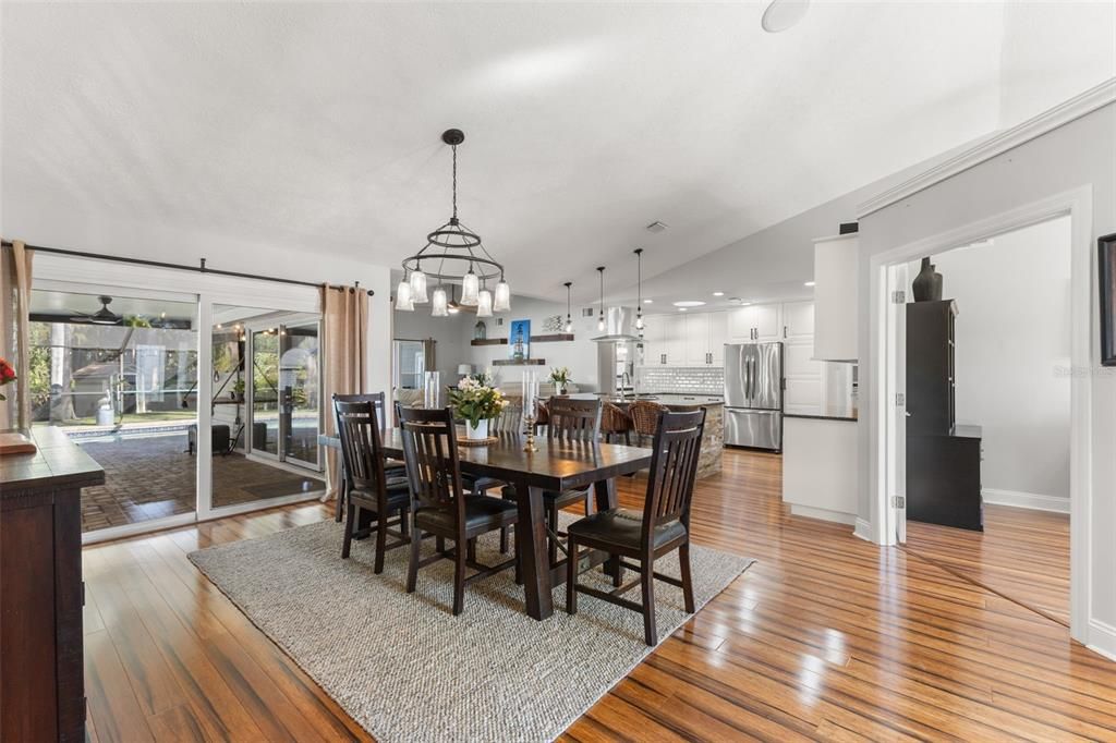 待售: $600,000 (3 贝兹, 2 浴室, 2081 平方英尺)