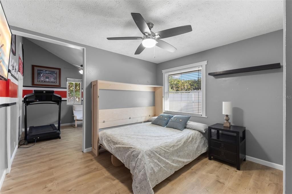 待售: $600,000 (3 贝兹, 2 浴室, 2081 平方英尺)