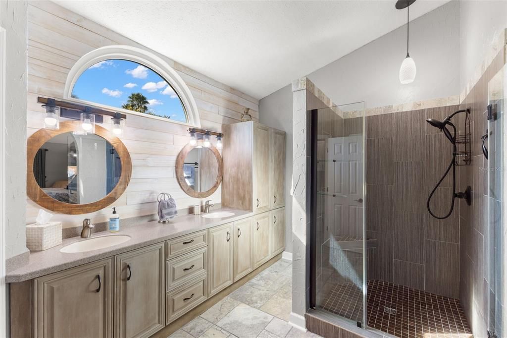 待售: $600,000 (3 贝兹, 2 浴室, 2081 平方英尺)