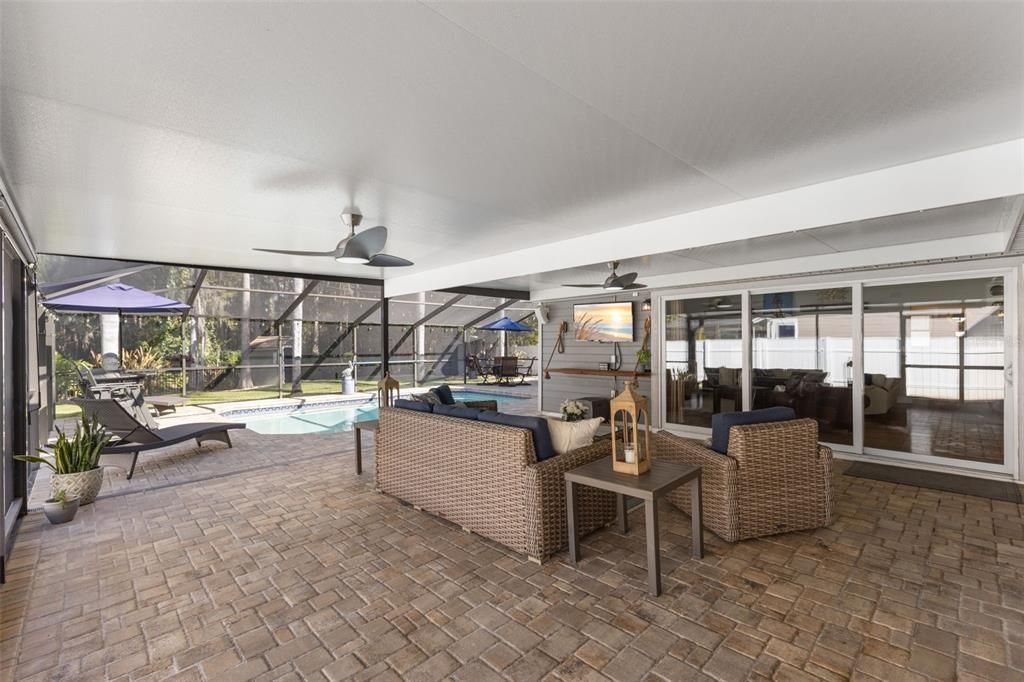 待售: $600,000 (3 贝兹, 2 浴室, 2081 平方英尺)