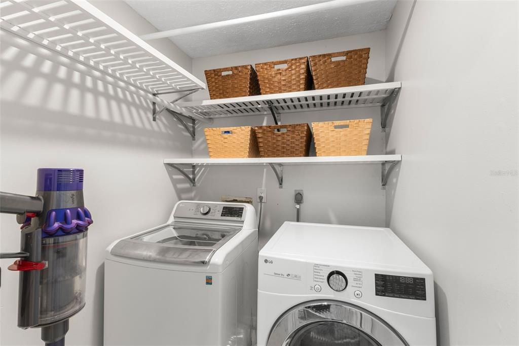 待售: $600,000 (3 贝兹, 2 浴室, 2081 平方英尺)