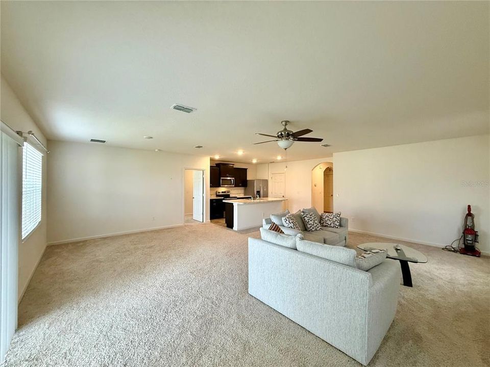 For Rent: $2,350 (3 beds, 2 baths, 1772 Square Feet)