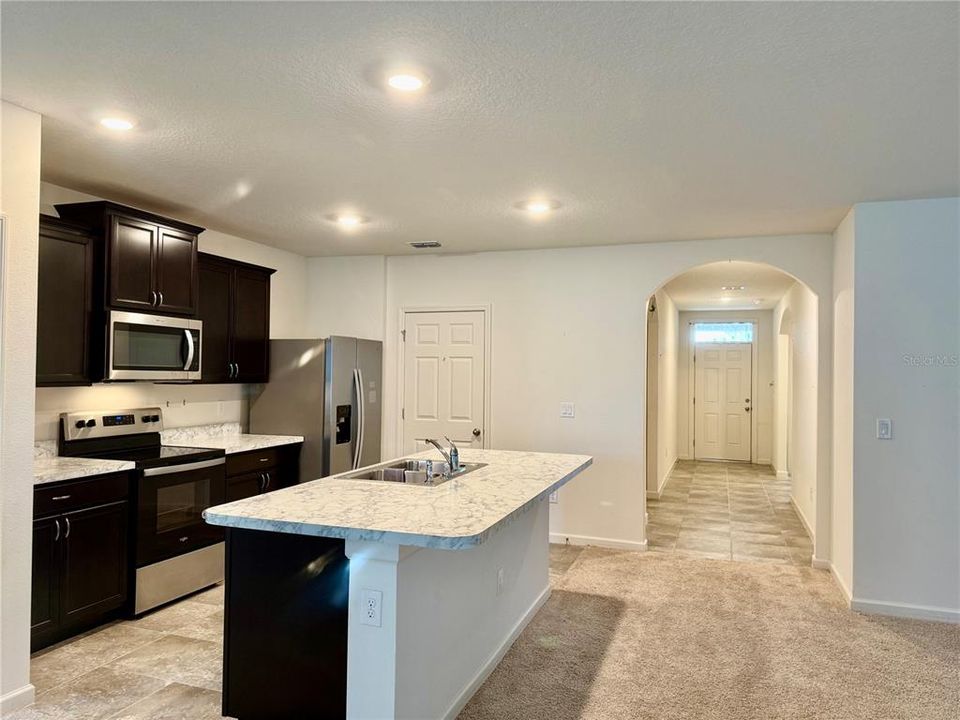 For Rent: $2,350 (3 beds, 2 baths, 1772 Square Feet)