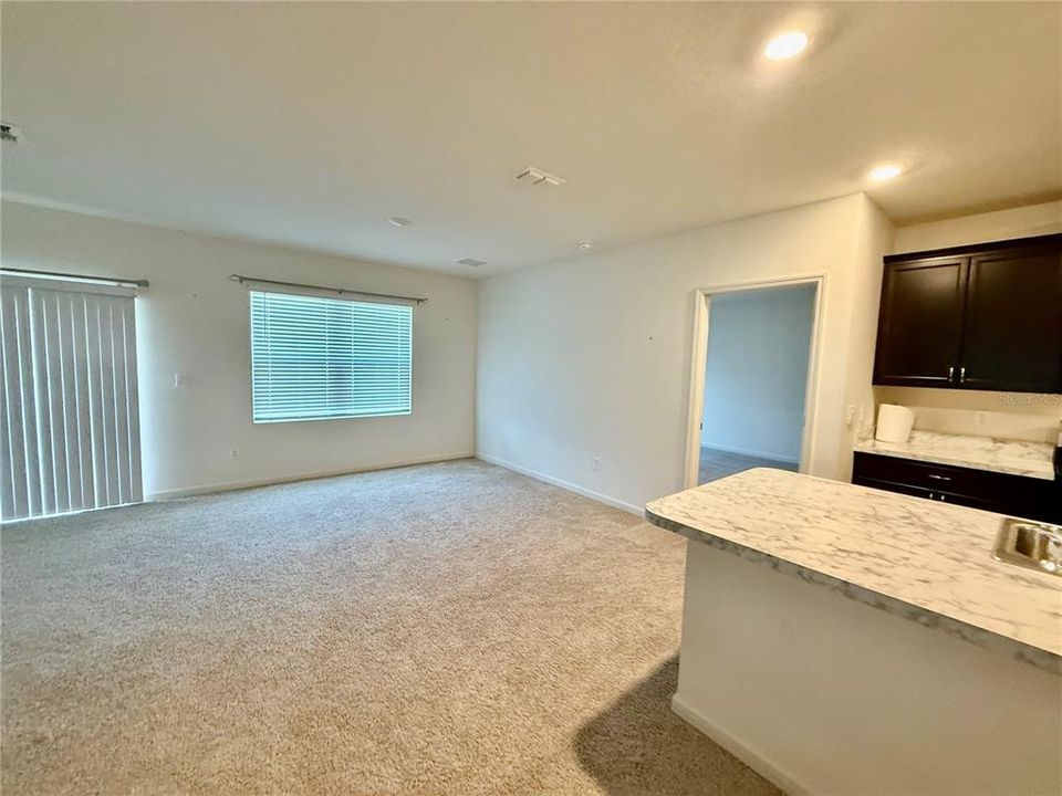 For Rent: $2,350 (3 beds, 2 baths, 1772 Square Feet)