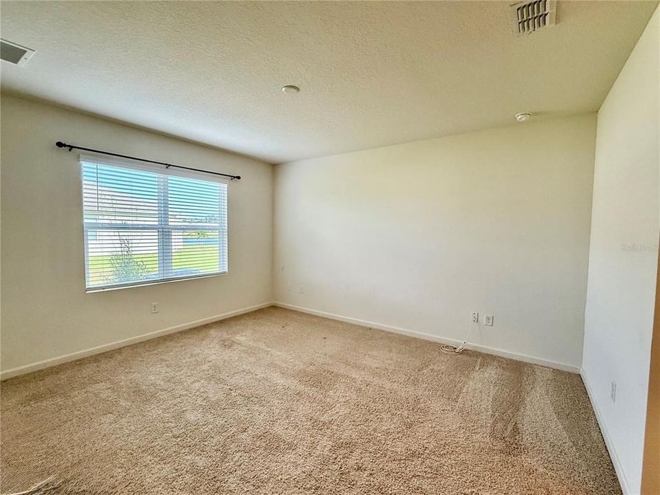 For Rent: $2,350 (3 beds, 2 baths, 1772 Square Feet)