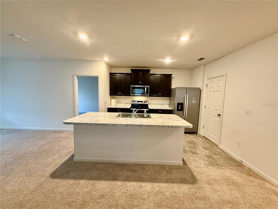 For Rent: $2,350 (3 beds, 2 baths, 1772 Square Feet)