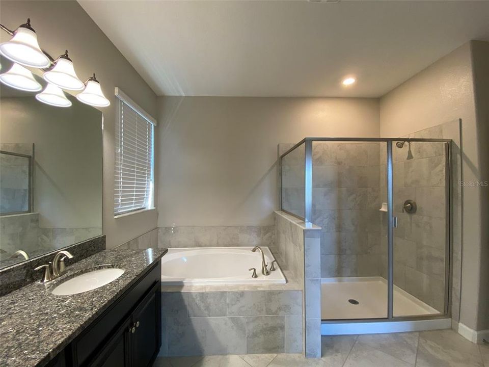 For Rent: $2,350 (4 beds, 3 baths, 2040 Square Feet)