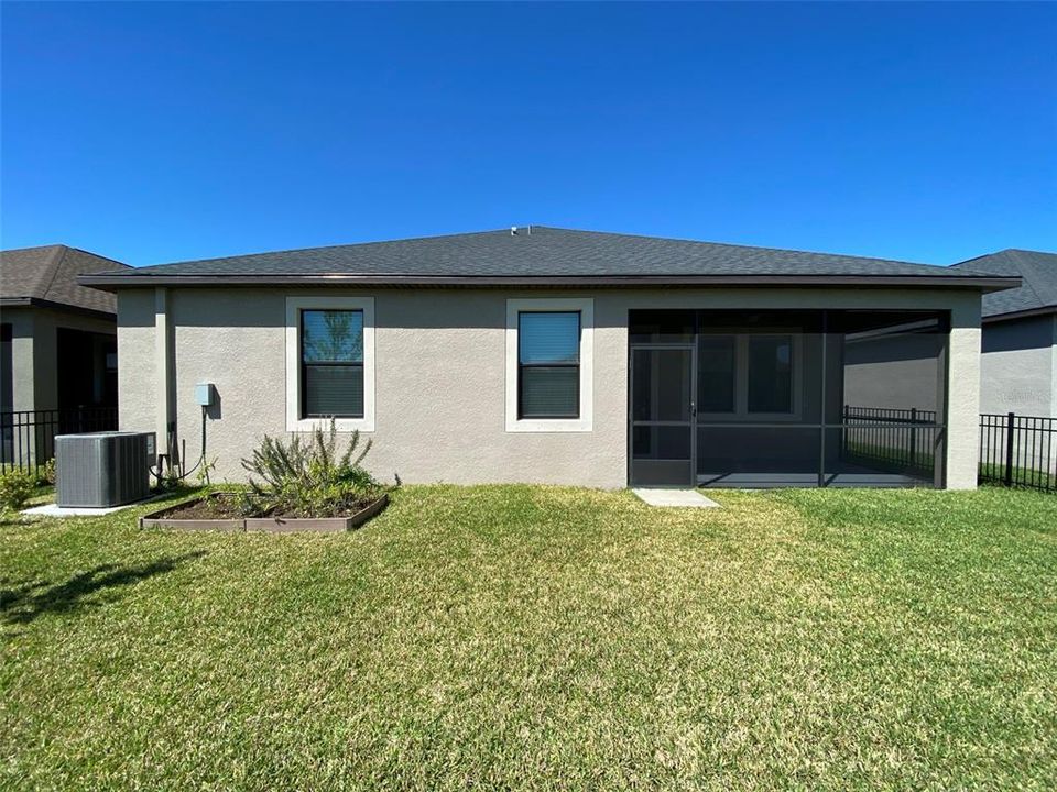 For Rent: $2,350 (4 beds, 3 baths, 2040 Square Feet)