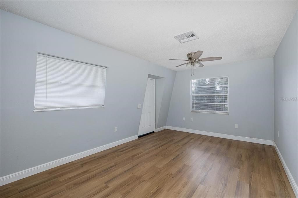 For Rent: $1,650 (2 beds, 1 baths, 780 Square Feet)