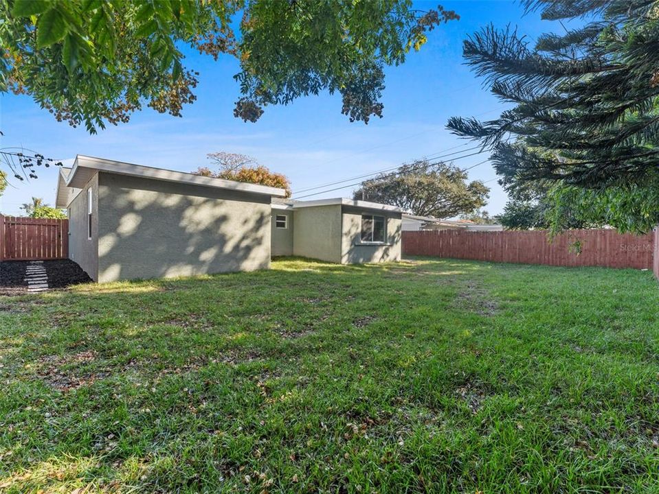 На продажу: $264,900 (3 спален, 2 ванн, 1056 Квадратных фут)