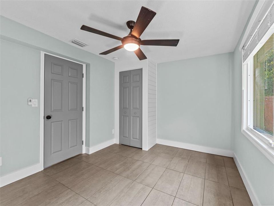 На продажу: $264,900 (3 спален, 2 ванн, 1056 Квадратных фут)