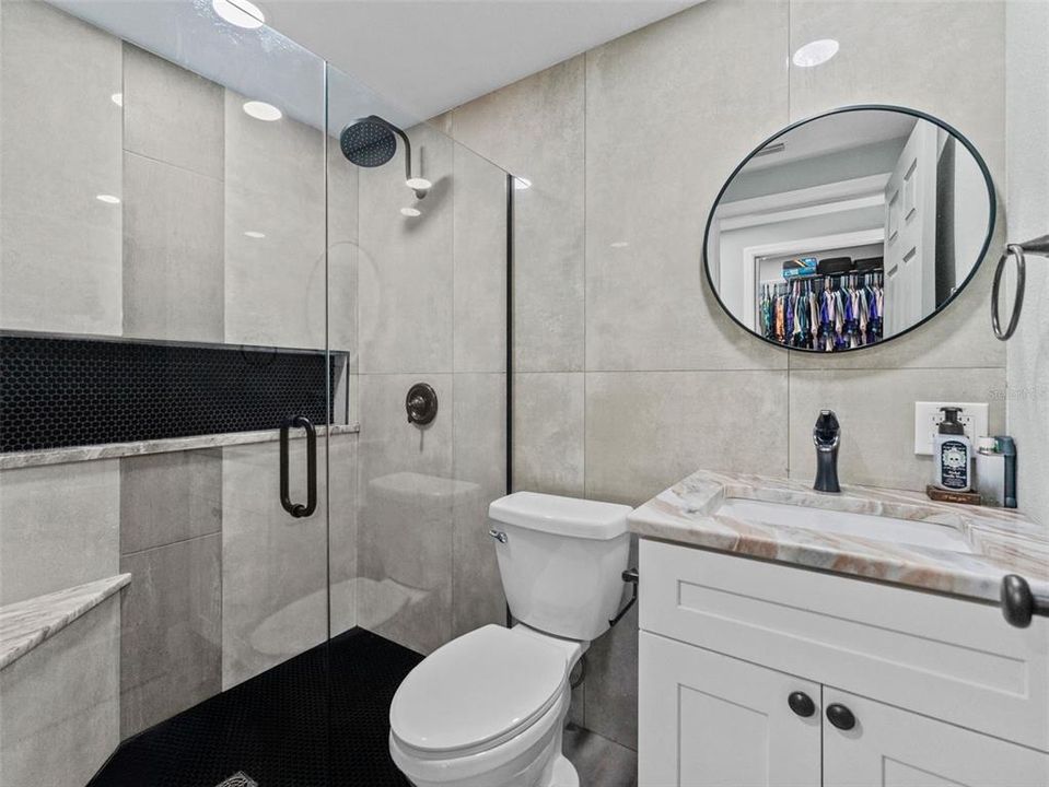 На продажу: $264,900 (3 спален, 2 ванн, 1056 Квадратных фут)