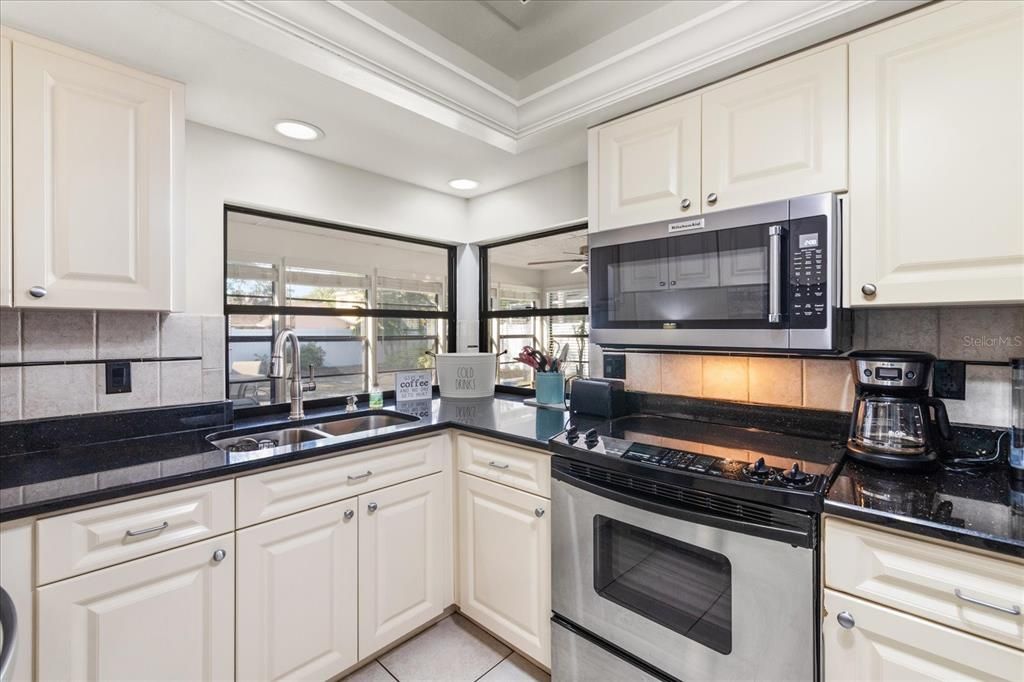 На продажу: $524,900 (3 спален, 2 ванн, 1654 Квадратных фут)