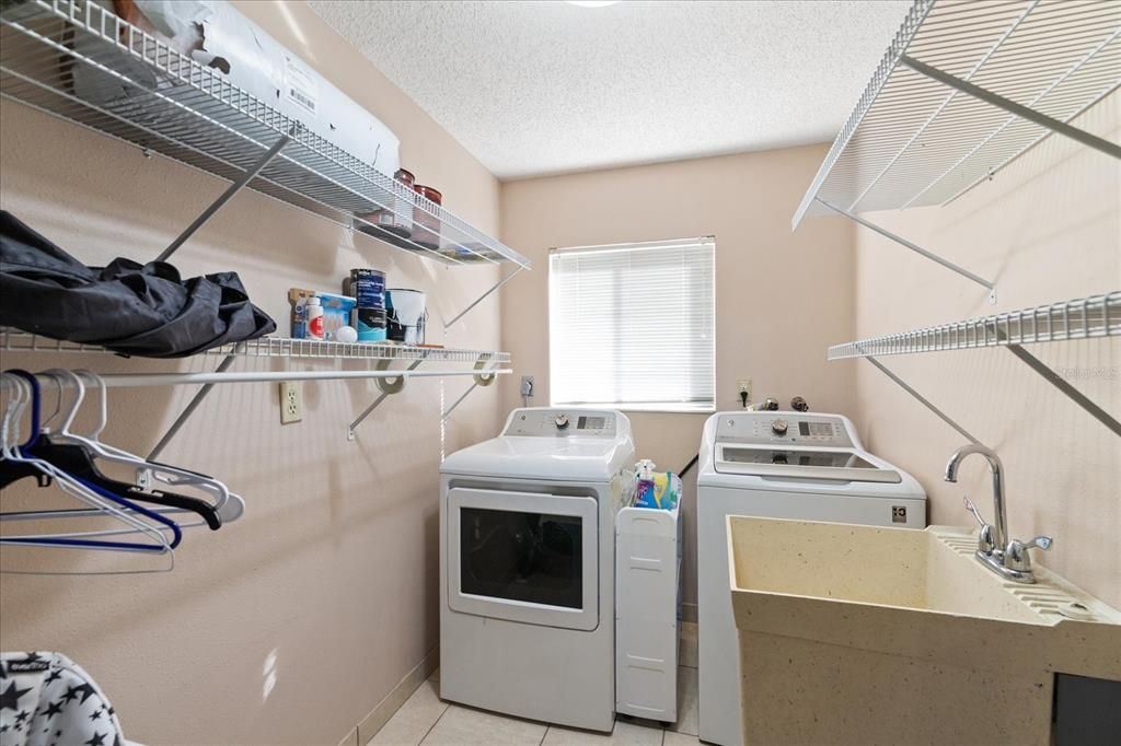 На продажу: $524,900 (3 спален, 2 ванн, 1654 Квадратных фут)