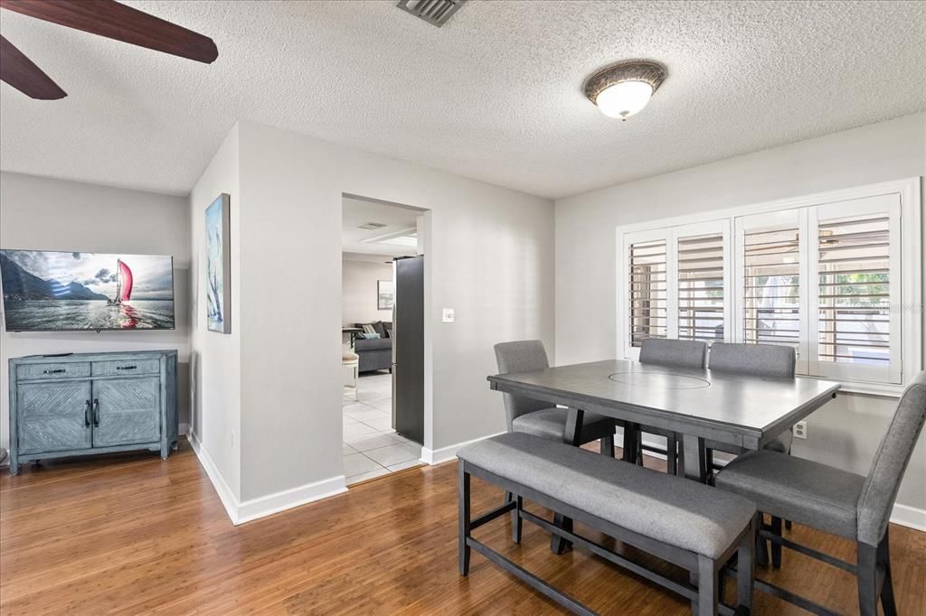 На продажу: $524,900 (3 спален, 2 ванн, 1654 Квадратных фут)