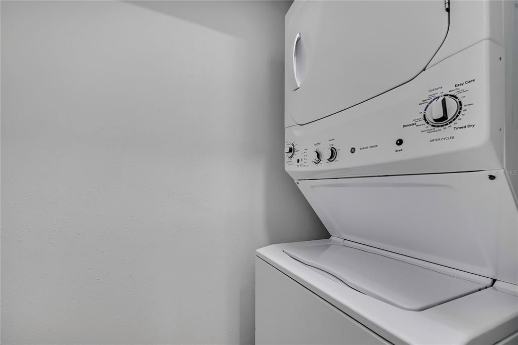 For Sale: $474,000 (2 beds, 2 baths, 1390 Square Feet)