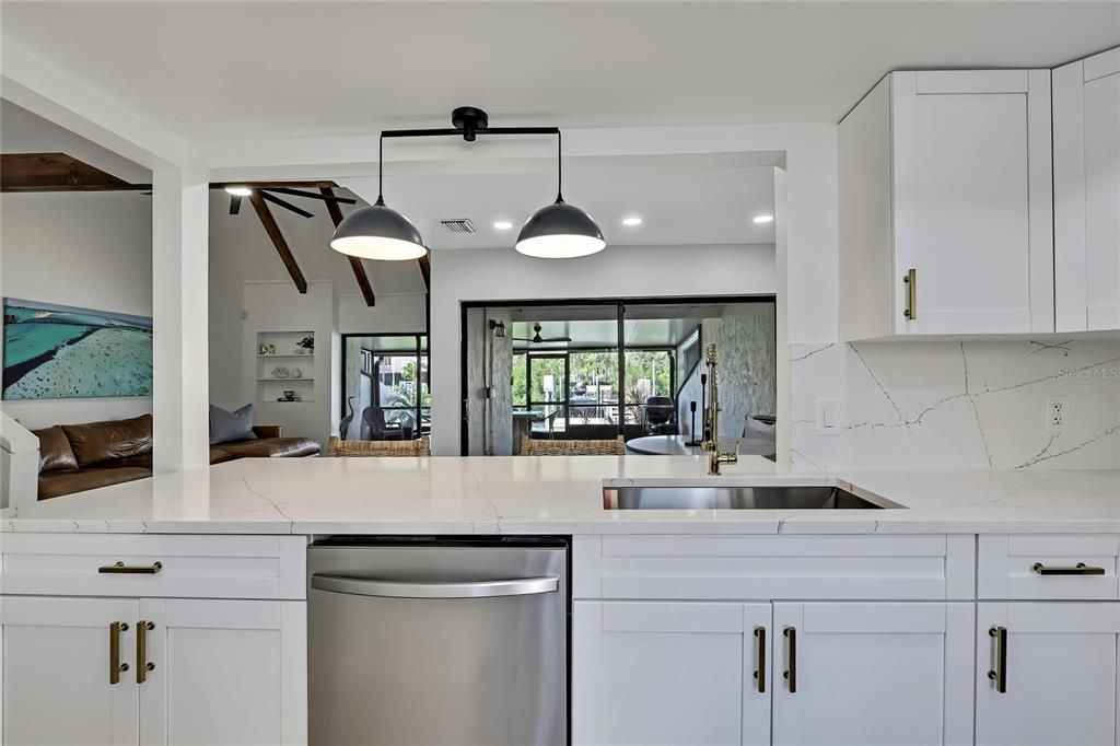 For Sale: $474,000 (2 beds, 2 baths, 1390 Square Feet)