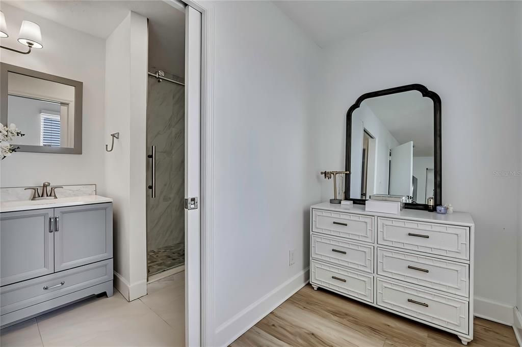 For Sale: $474,000 (2 beds, 2 baths, 1390 Square Feet)