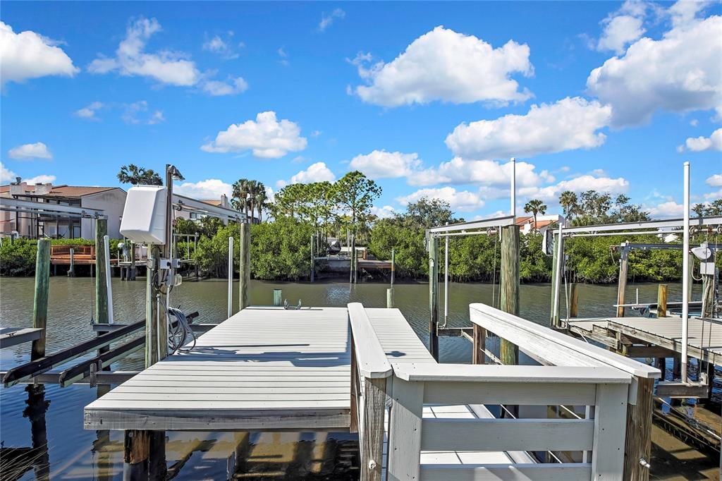 For Sale: $474,000 (2 beds, 2 baths, 1390 Square Feet)