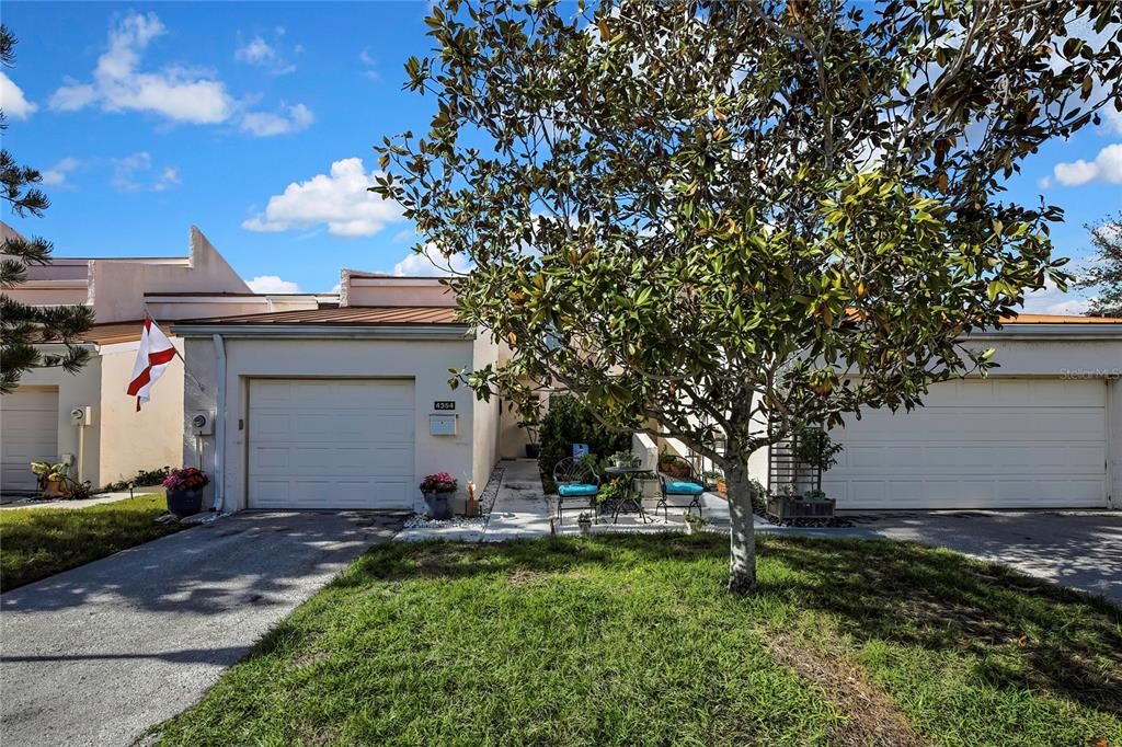 For Sale: $474,000 (2 beds, 2 baths, 1390 Square Feet)