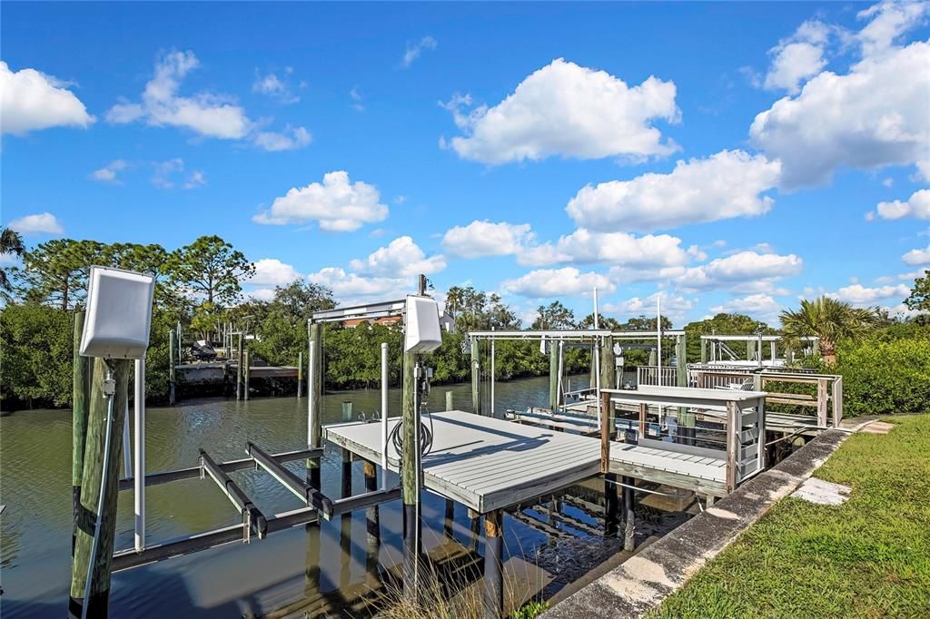 For Sale: $474,000 (2 beds, 2 baths, 1390 Square Feet)