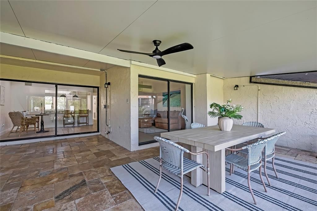 For Sale: $474,000 (2 beds, 2 baths, 1390 Square Feet)